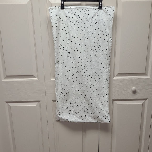 Kate Spade King Sized Pillow Case White Cotton Fabric with Black Dots - Picture 4 of 4